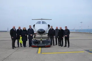 Staatssekretär Stefan Schnorr aus dem Bundesministerium für Digitales und Verkehr informierte sich am Flughafen Paderborn/Lippstadt